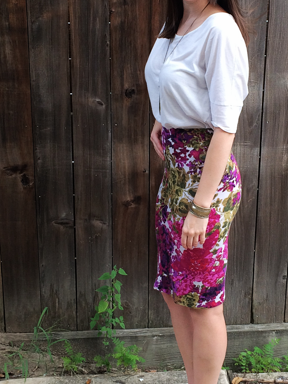 https://bunnybaubles.files.wordpress.com/2015/08/transitional-floral-pencil-skirt-tutorial-by-bunny-baubles-2.png?w=584